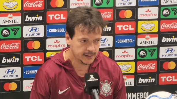 Treinador do Corinthians faz balanço de primeiro mês no clube e valoriza competitividade do elenco