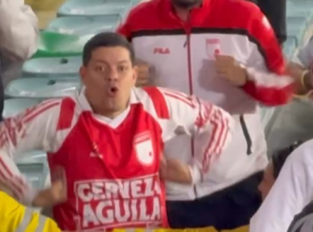 Racismo no El Campín: Torcedores do Santa Fe ofendem Fiel com gestos de macaco após empate na Libertadores
