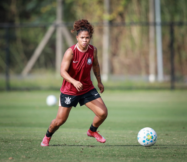 Corinthians retorna aos treinamentos de olho em clássico no Brasileirão Feminino