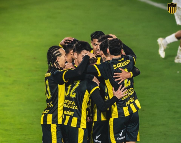 Invencibilidade, desfalques e jogo da vida: veja como chega o Peñarol para enfrentar o Corinthians
