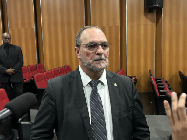 Presidente licenciado do CD se manifesta após ausência em votação que definiu expulsão de Andrés