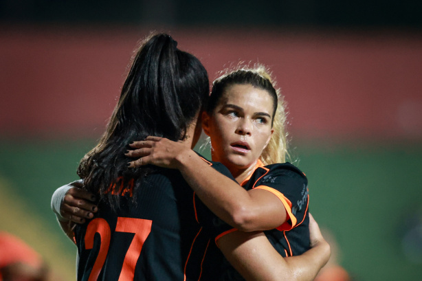 Corinthians tem nova líder de assistências no ano após goleada sobre o Mixto