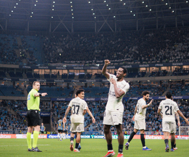 Volante do Corinthians volta a balançar as redes após quase dois meses de seca