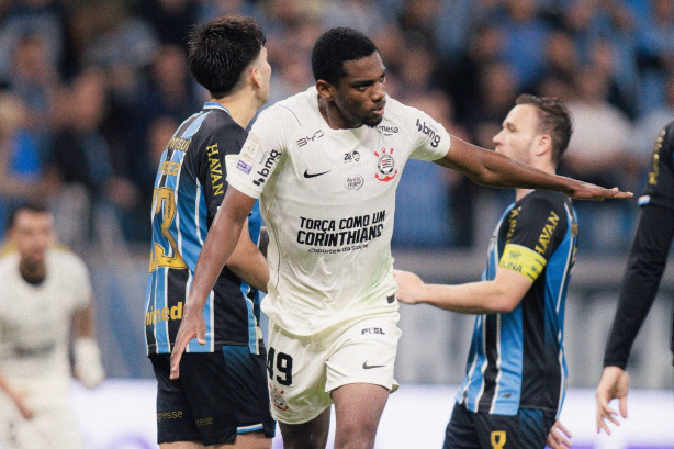 Volante do Corinthians se destaca em números ofensivos e defensivos durante vitória no Brasileirão
