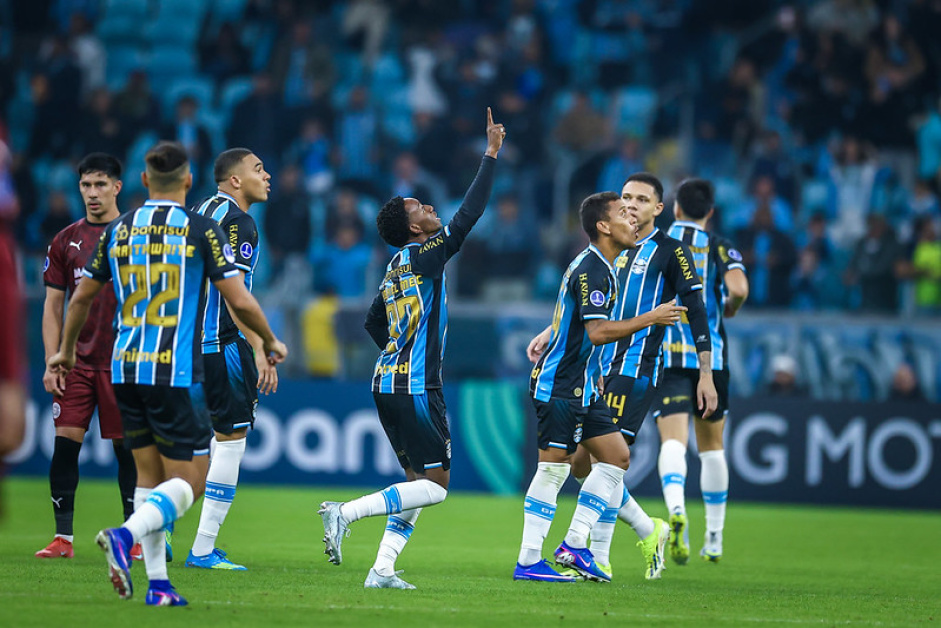 veja como chega o Grmio para enfrentar o Corinthians veja como chega o Grmio para enfrentar o Corinthians