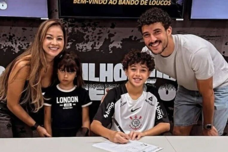 Filho de Gustavo Henrique marca hat-trick em goleada do Corinthians no Paulista Sub-11