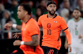 Memphis Depay iniciou a partida no banco de reservas e foi acionado ap�s o intervalo