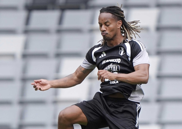Volante do Corinthians enfrenta adversário da Seleção Brasileira nesta sexta-feira; saiba tudo