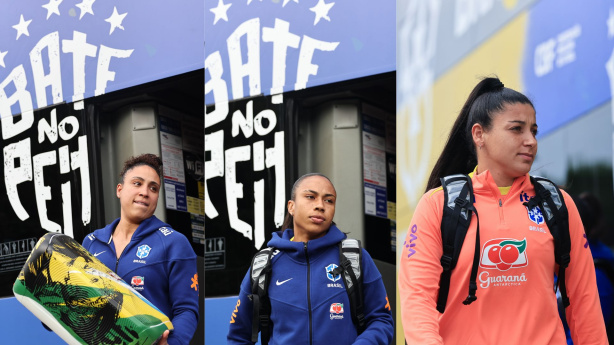Corinthians players take the field for the Women's Team against the United States in Itaquera