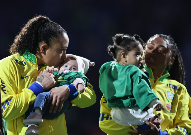 Técnico da Seleção Brasileira exalta Lelê e explica substitu