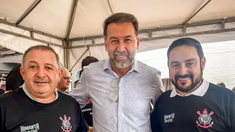 Ex-dirigentes da base do Corinthians so expulsos do clube pela Comisso de tica dos Associados