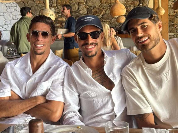 Jogadores do Corinthians compartilham viagens e atividades de férias nas redes sociais; confira