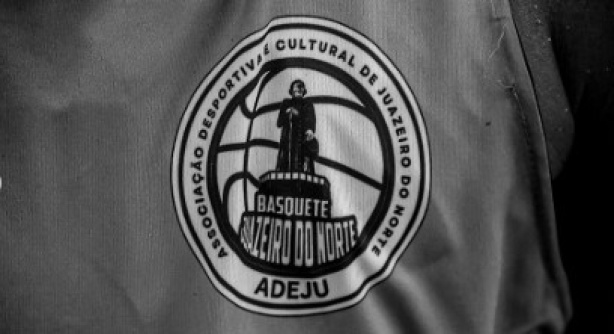 Seis atletas e um membro da comissão técnica do Basquete de Juazeiro do Norte morreram no acidente da madrugada desta segunda-feira