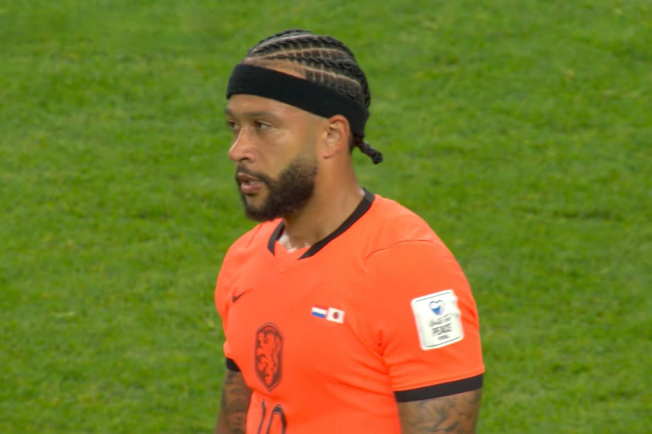 Tcnico da Holanda justifica entrada de Memphis Depay na etapa final do empate com o Japo