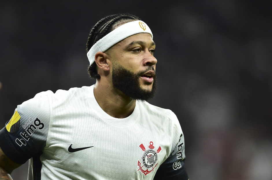 Ex-diretor revela bastidores do acerto com Memphis apos fracassos com Balotelli e Gabigol