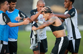Luiz Fernando marcou o segundo gol do triunfo do Corinthians sobre o Vit�ria