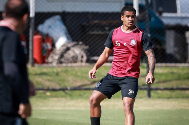 Zagueiro do Corinthians destaca boa fase e projeta duelo contra o Cruzeiro no Brasileiro Sub-20
