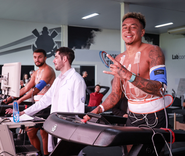 Lingard retorna ao CT do Corinthians após problema logístico na reapresentação