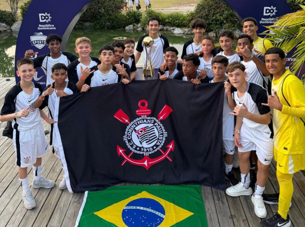 Sub-13 do Corinthians se classifica como líder de grupo em torneio internacional com goleadas