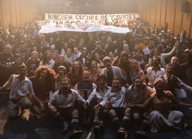 Últimas sessões de 'Os Fundadores' reúne Gaviões da Fiel e encerra temporada no Teatro Corinthians