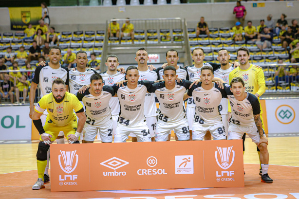 Corinthians espanta má fase e encerra sequência de sete jogos sem vencer na LNF