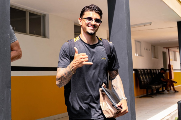 Lateral do Corinthians tem futuro indefinido em meio ao último mês de empréstimo no Criciúma
