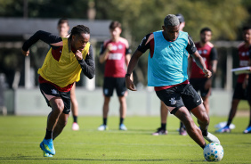 Atletas do Corinthians realizadas atividades t�cnicas e f�sicas nesta ter�a-feira
