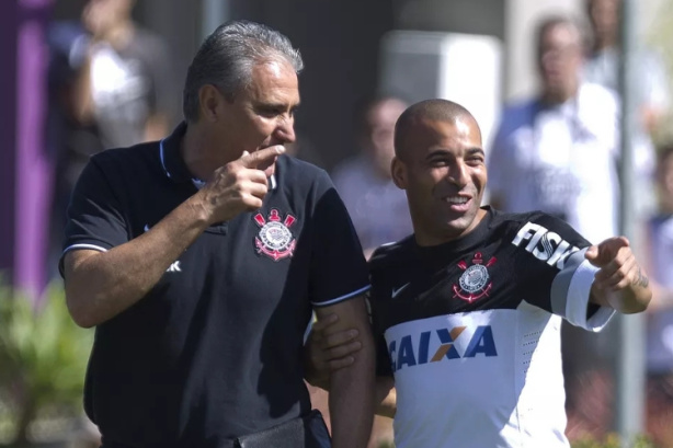 Tite relembra resistência interna e explica aposta em Emerson Sheik no Corinthians