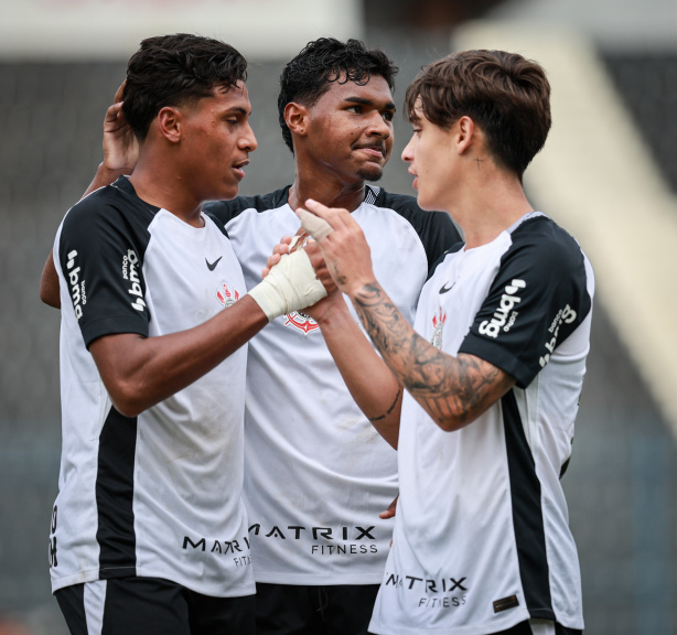 Corinthians vence duelo direto contra o Juventus e sobe na tabela do Paulistão Sub-17