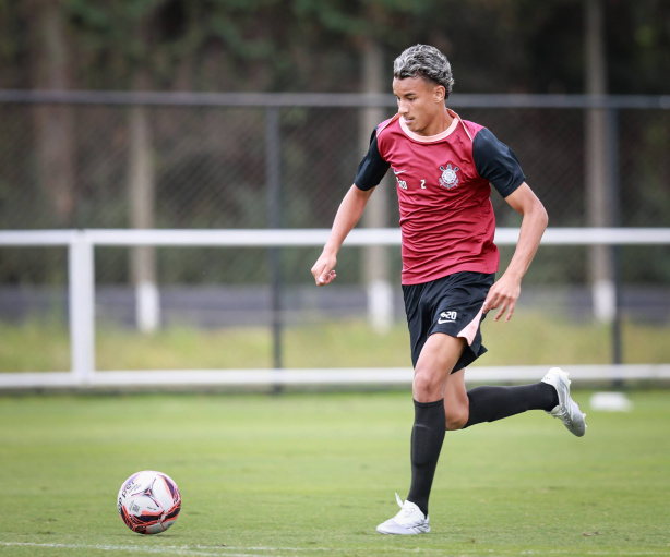 Meia do Corinthians elogia preparação para primeiro Dérbi no mata-mata do Brasileiro Sub-20