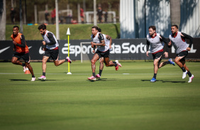 Elenco do Corinthians treinou na parte da manh� nesta sexta-feira
