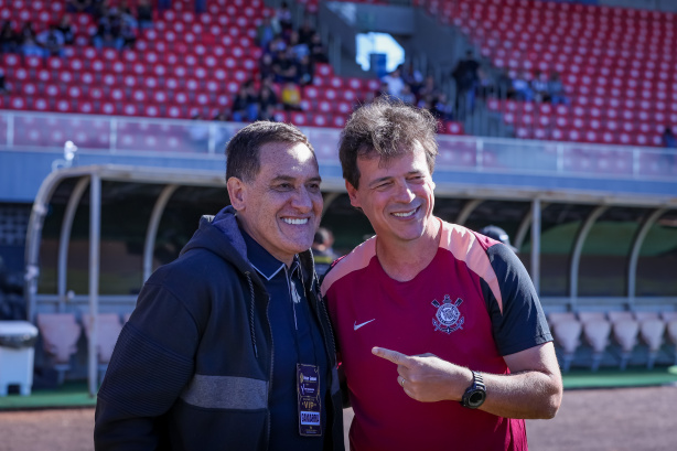Gamarra foi bicampe�o pelo Corinthians e eleito o melhor defensor da Copa do Mundo de 1998, torneio em que n�o cometeu uma falta sequer