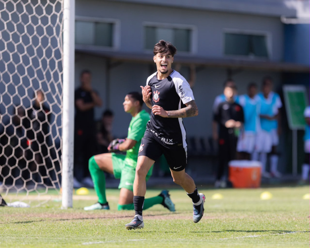 Corinthians domina o Vasco e entra no G4 do Campeonato Brasileiro Sub-17