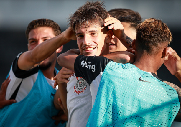 Lucca Caramico abriu o placar para o Corinthians na vitória sobre o Internacional