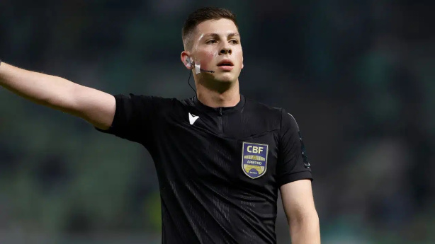 Lucas Casagrande acumula pol�micas em sua breve carreira como �rbitro