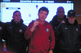 Fernando Diniz refor�ou a necessidade de a equipe aproveitar o apoio da torcida e transformar o prazer de jogar futebol em desempenho dentro das quatro linhas