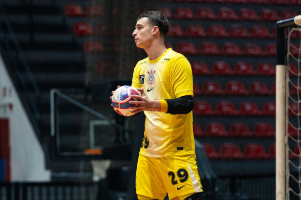 Bernardo  deve ser o goleiro titular do Corinthians no Talentos LNF
