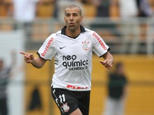 Ao vivo, na TV Bandeirantes, Emerson chamou Kleber para jogar no Corinthians em 2012