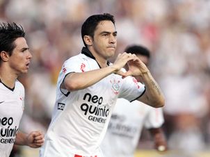 Chico fez quatro gols no Brasileiro 2011. Foi um dos responsveis pela boa campanha do Corinthians