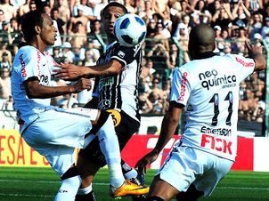 Figueirense e Corinthians duelaram em Floripa neste domingo
