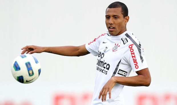 Herói no meio de semana ao marcar o único gol da vitória sobre o Ceará, Ramírez segue no banco de re
