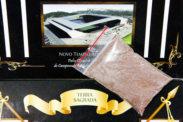 Kit de R$ 89,90 contém porção de terra removida de Itaquera, onde está sendo construído estádio do c