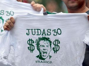 Kleber  chamado de Judas pela torcida do Palmeiras