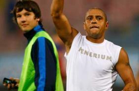  Roberto Carlos chega ao Corinthians em janeiro
