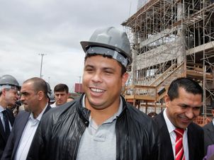 Ronaldo durante a confirmao da abertura da copa do mundo no estdio do Corinthians