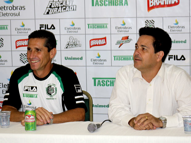 Tcnico Jorginho quer usar fora mxima para manter Figueirense perto da Libertadores de 2012 Fabrc