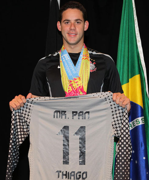 Thiago Pereira recebe camisa com nmero 11. Mas foram 12 ouros conquistados