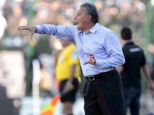 Tite evita lamentar desfalques contra o Palmeiras