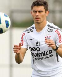 Alex durante treino do Corinthians