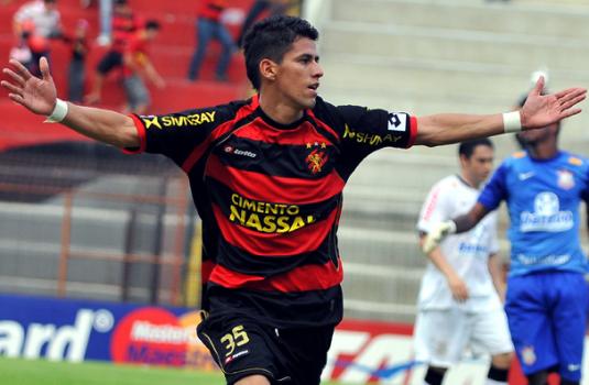 Boliviano Arce comemora primeiro gol do Sport 